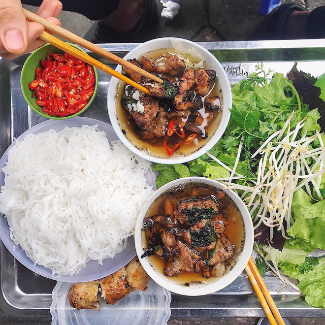 Bun cha - le goût spécial de Hanoï
