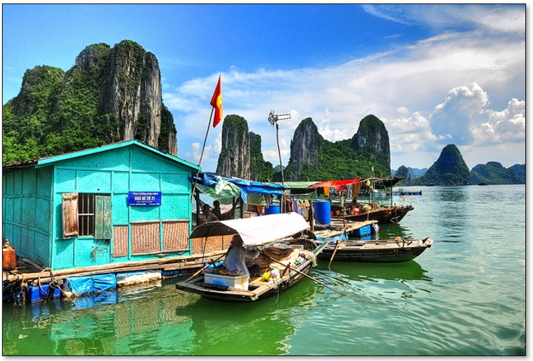 Visiter des villages flottants de pêcheurs