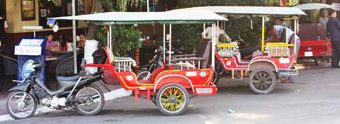 Faire une promenade en tuktuk