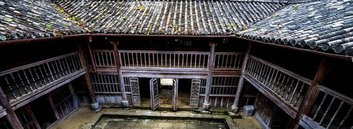 Découvrir le palais du roi des Hmong