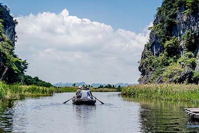 DE LA BAIE D’HALONG AUX TEMPLES D’ANGKOR