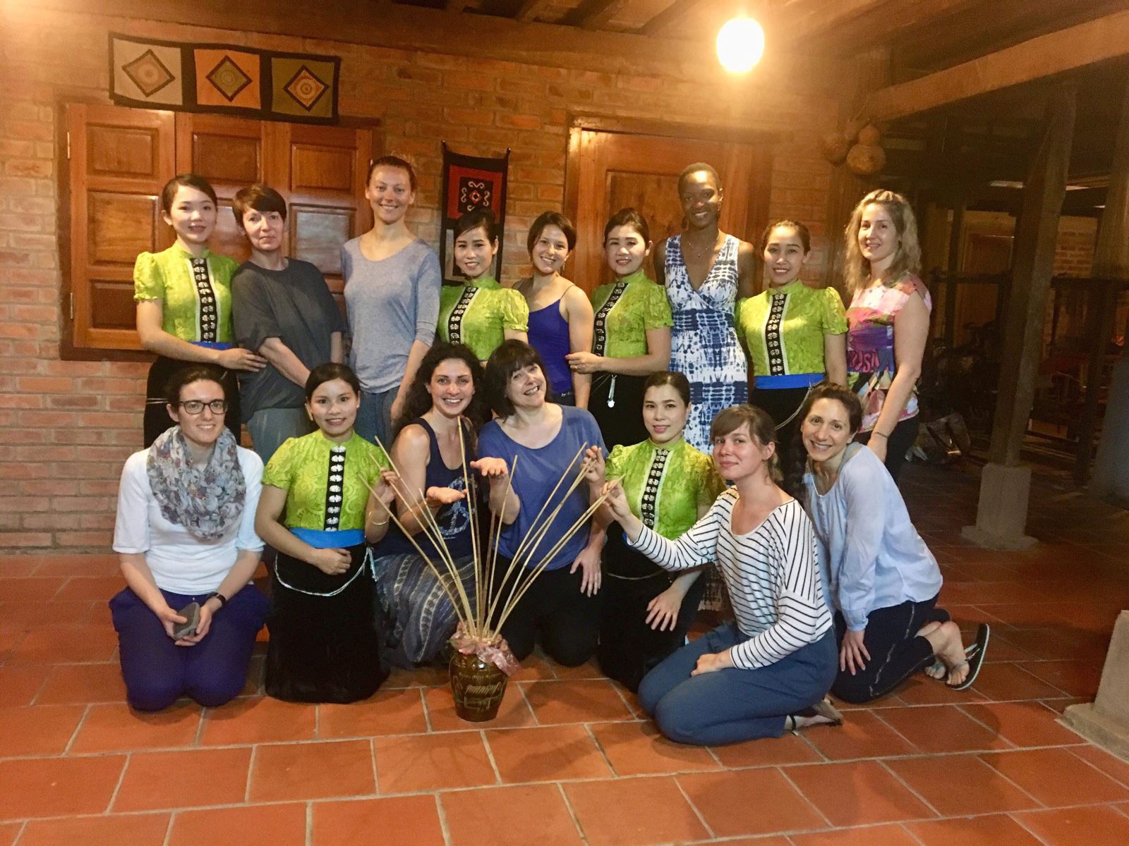 Après une dance folklorique chez Cuong